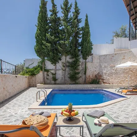 Tugra Vila Kaş