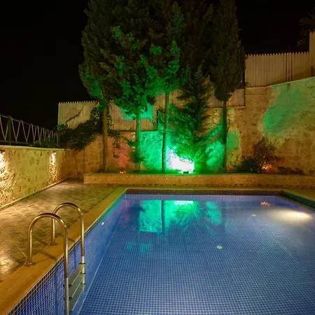 Tugra Vila Kaş